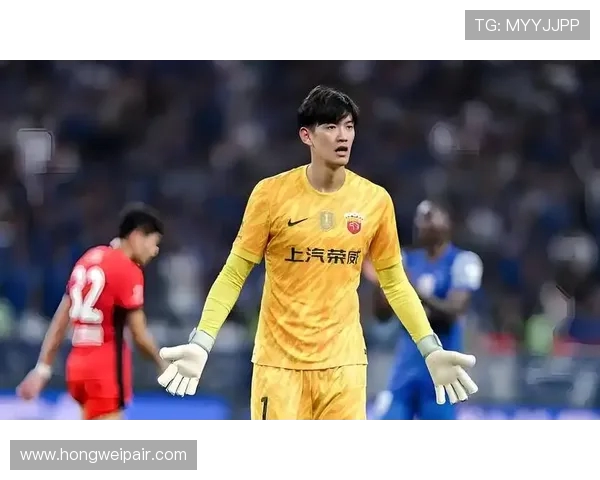 颜骏凌用坚毅守护球门展现中国门将的力量与荣耀